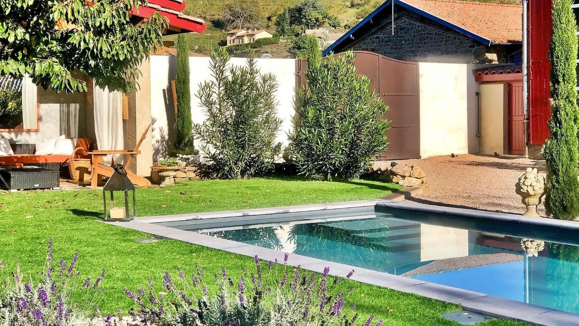 La Recre Dempurany Villa Empurany